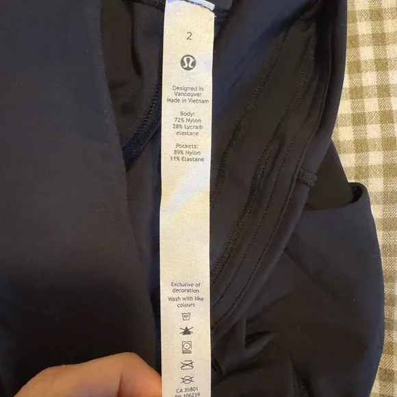 Lululemon Black Leggings Size 2 - Picture 3 of 3